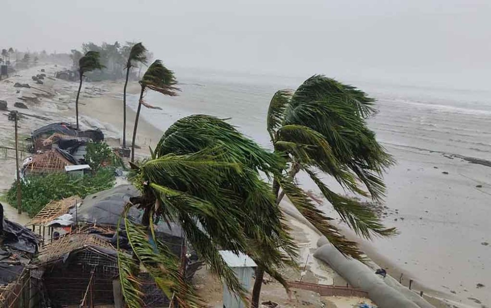 এপ্রিলের মধ্যে ঘূর্ণিঝড়ের আভাস