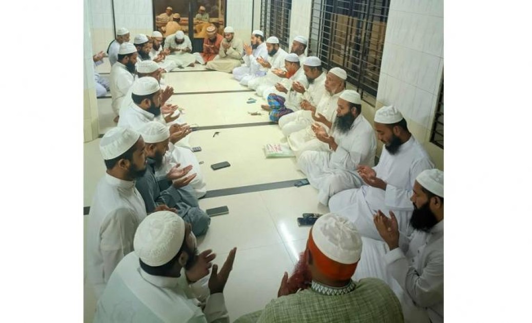 ভোলায় শহীদ আমিনুল ইসলাম নোমানীর রুহের মাগফেরাত কামনায় দোয়া